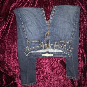 Size 7 refuge skinny jeans